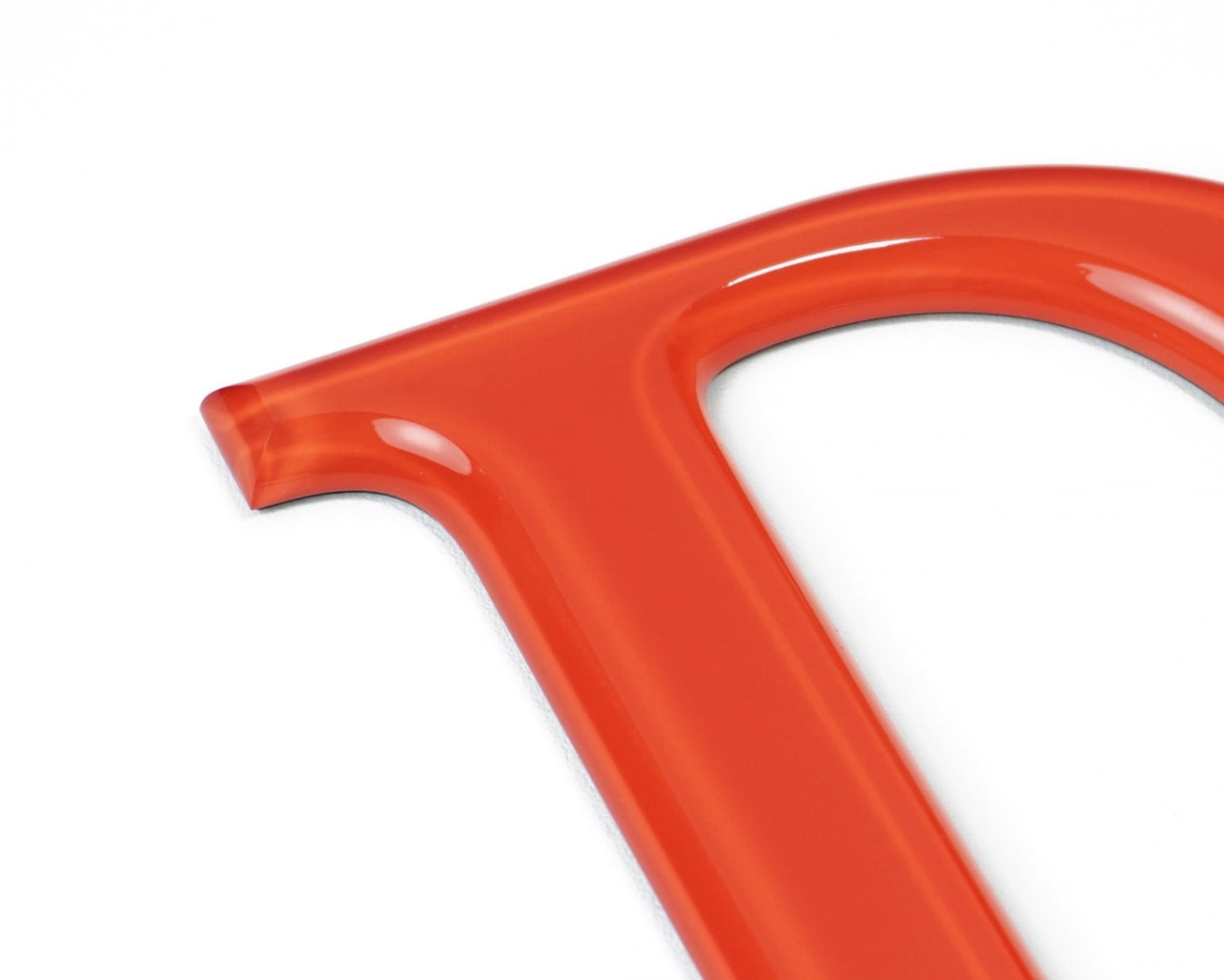 Type: Crystal Letter 5mm Thick / R-Direct Cut Finish: Red Painted on Rear Side