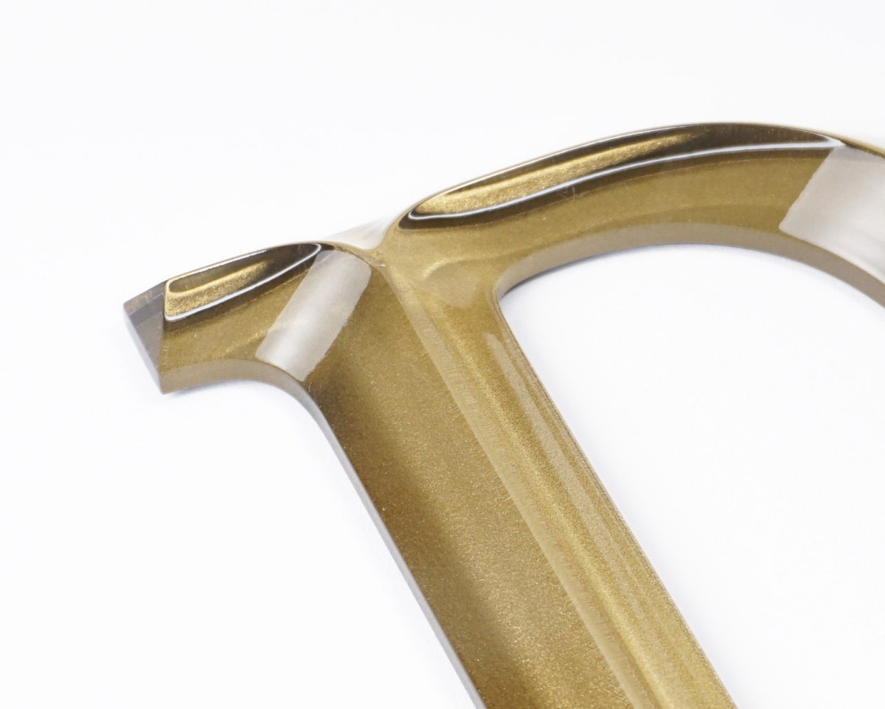 Type: Crystal Letter 10mm Thick / Prismatic Cut Finish: Gold Matte Bronze on Rear Side