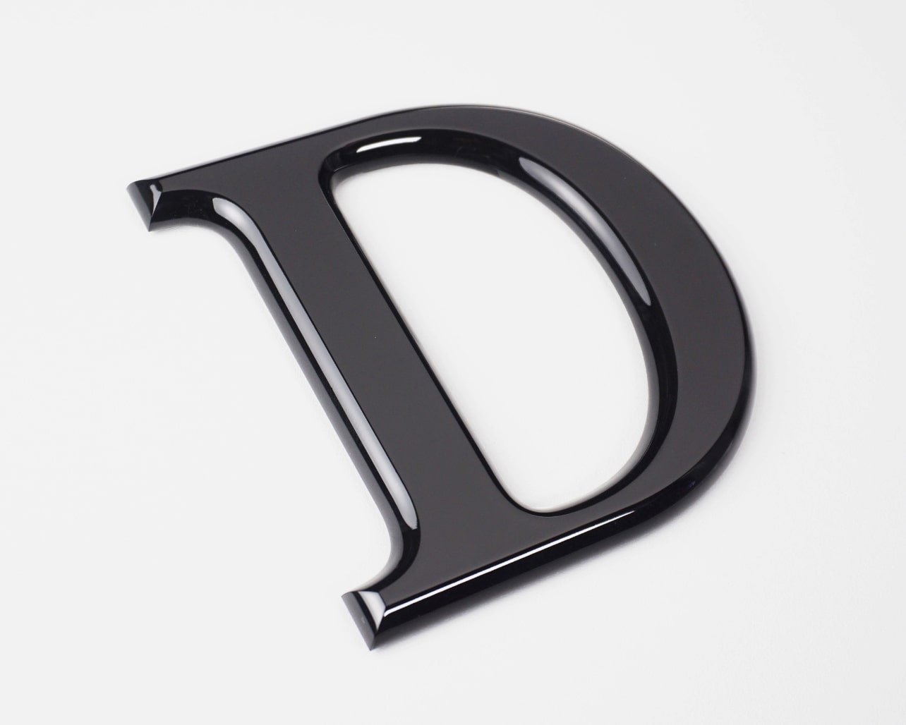 Type: D-Letter 5mm Thick / R-Direct Cut Finish: Black Gloss Painted