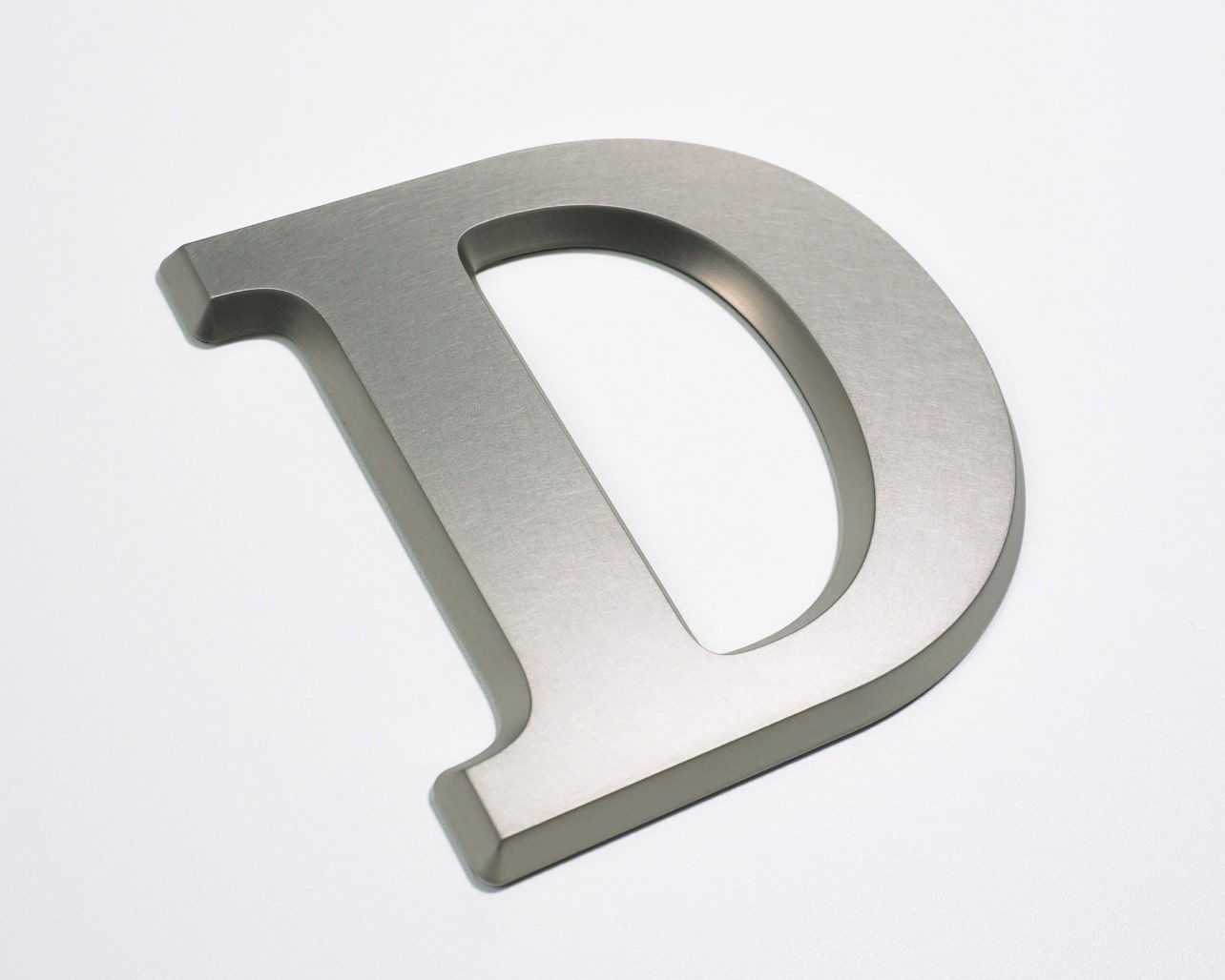 Type: Taff Lite 5mm Thick / 30° Bevel Cut Finish: Scuffed Nickel