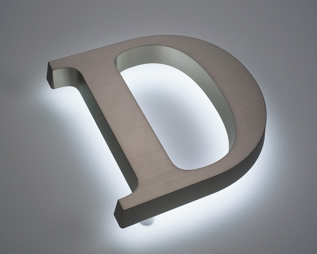 Body: Taff Lite 15mm Thick / Bevel Cut Brushed Nickel Light Source: SMD-LED Natural White