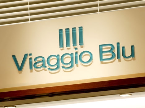 Viaggio Blu Dレター R面取り セミストレートカット 納入事例 Ledサイン Led看板 ダイカン